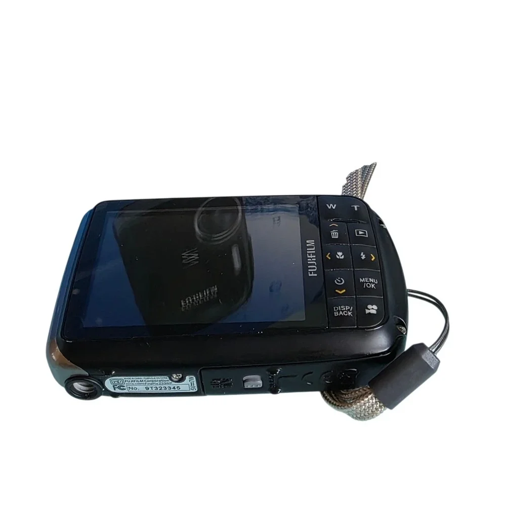 Fujifilm FinePix Z33WP 10 MP Digital Camera‎ Water Proof Charger 16GB Card Box